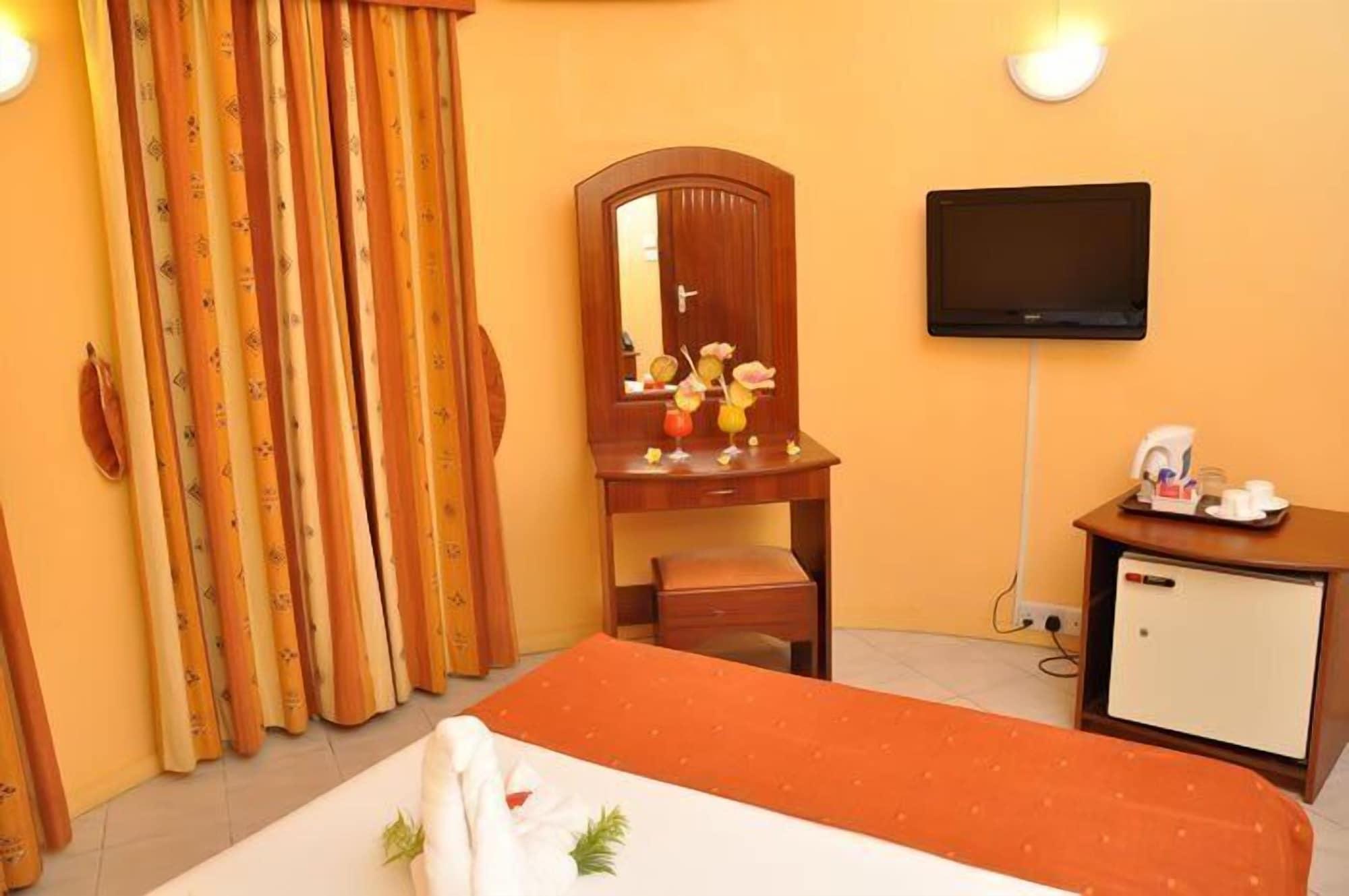 Gold Beach Resort Flic en Flac Экстерьер фото