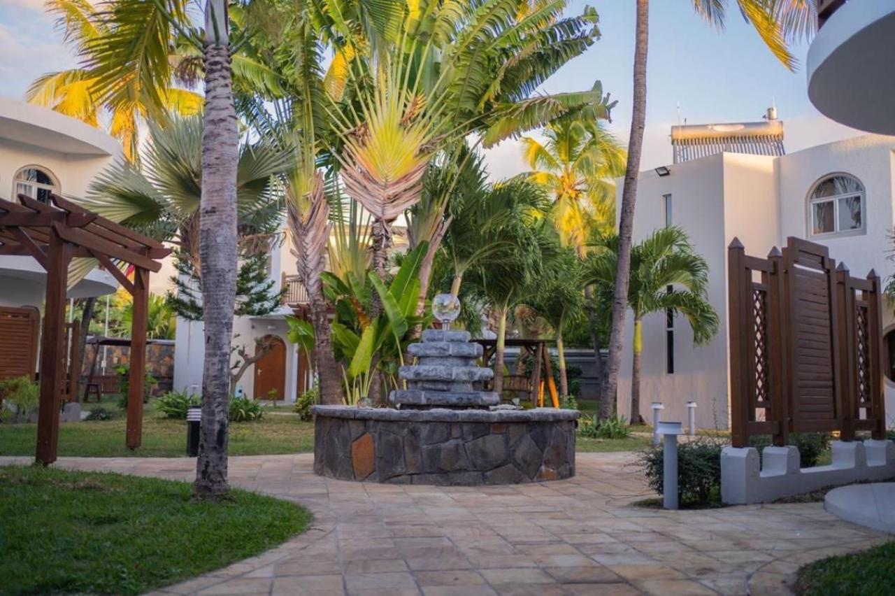 Gold Beach Resort Flic en Flac Экстерьер фото