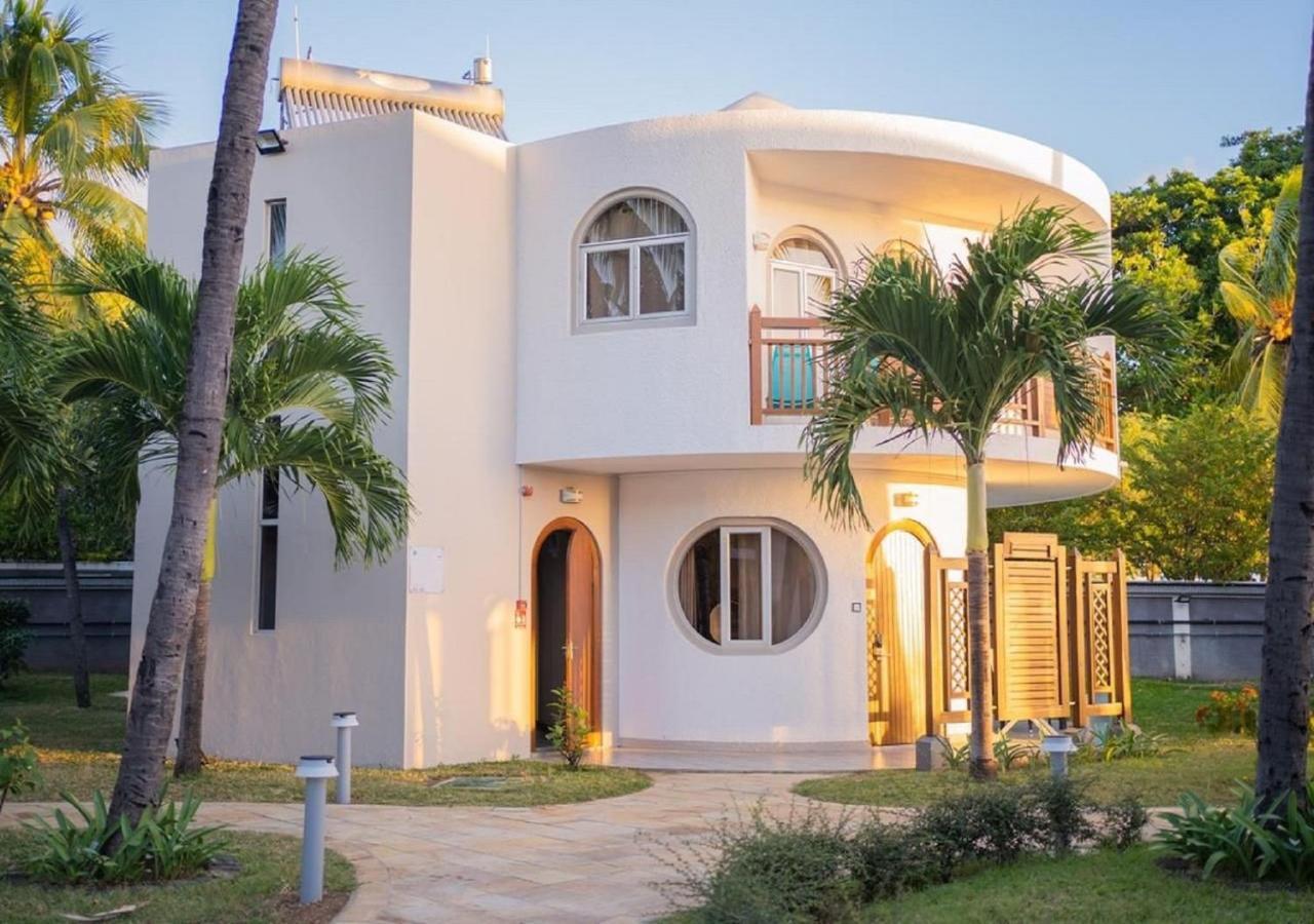 Gold Beach Resort Flic en Flac Экстерьер фото