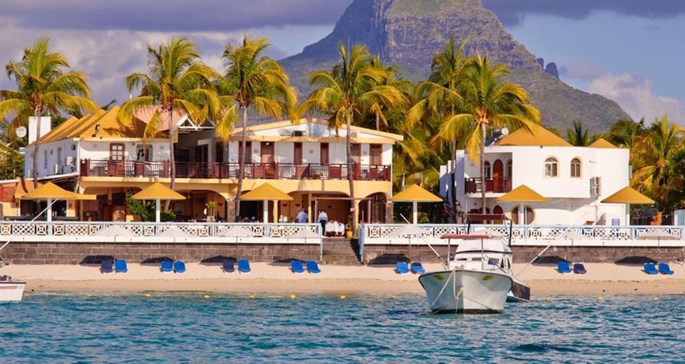 Gold Beach Resort Flic en Flac Экстерьер фото