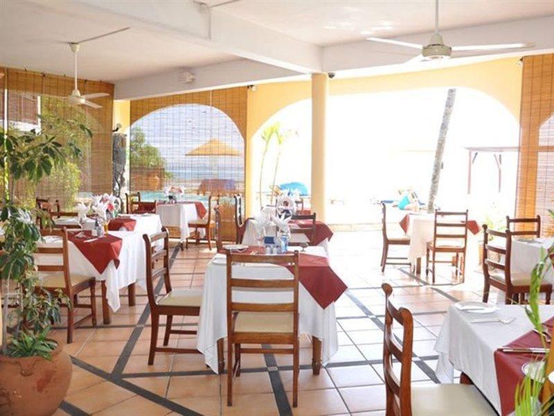 Gold Beach Resort Flic en Flac Экстерьер фото