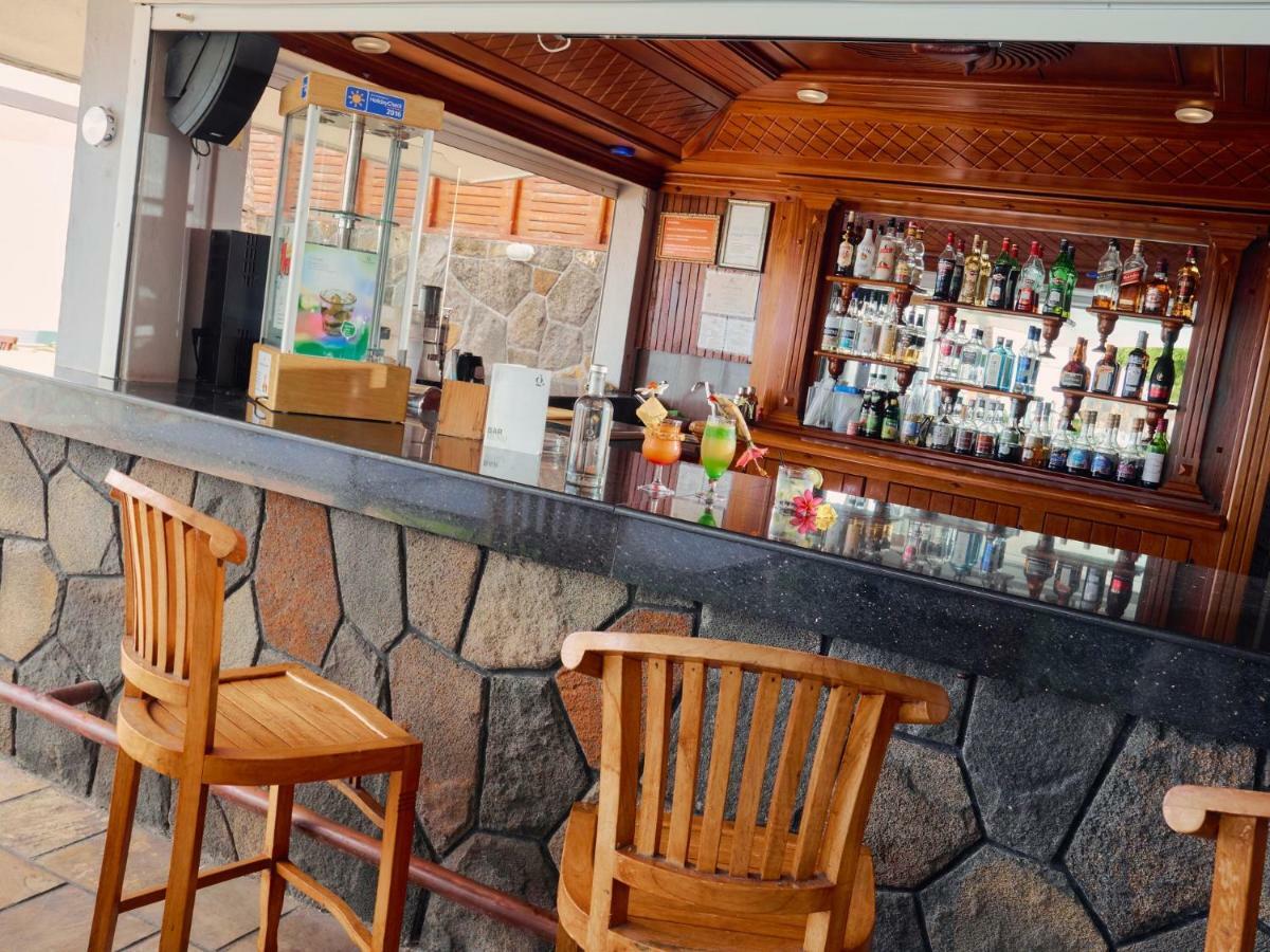 Gold Beach Resort Flic en Flac Экстерьер фото