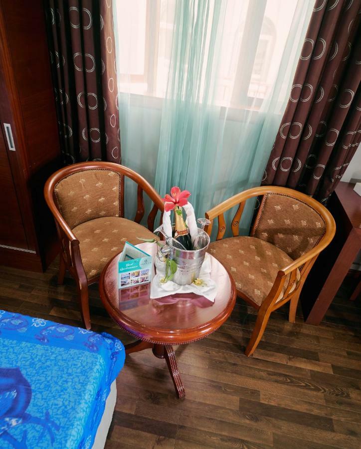 Gold Beach Resort Flic en Flac Экстерьер фото